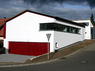 Ansicht Brombachweg mit Garageneinfahrt, Einfamilienhaus, Hinterfeldweg, Bühl